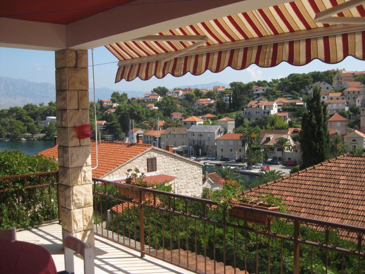 Apartman Mate Splitska Exterior photo