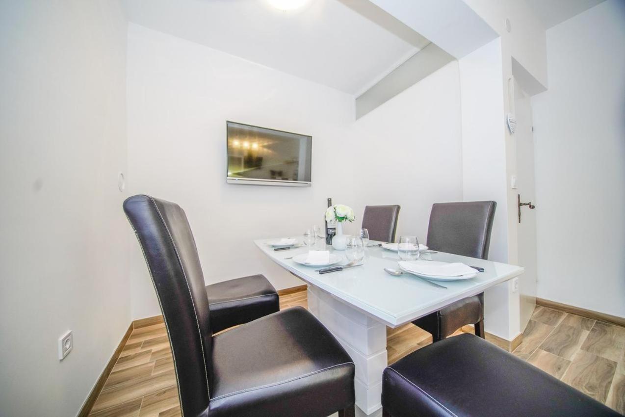 Apartman Mate Splitska Exterior photo