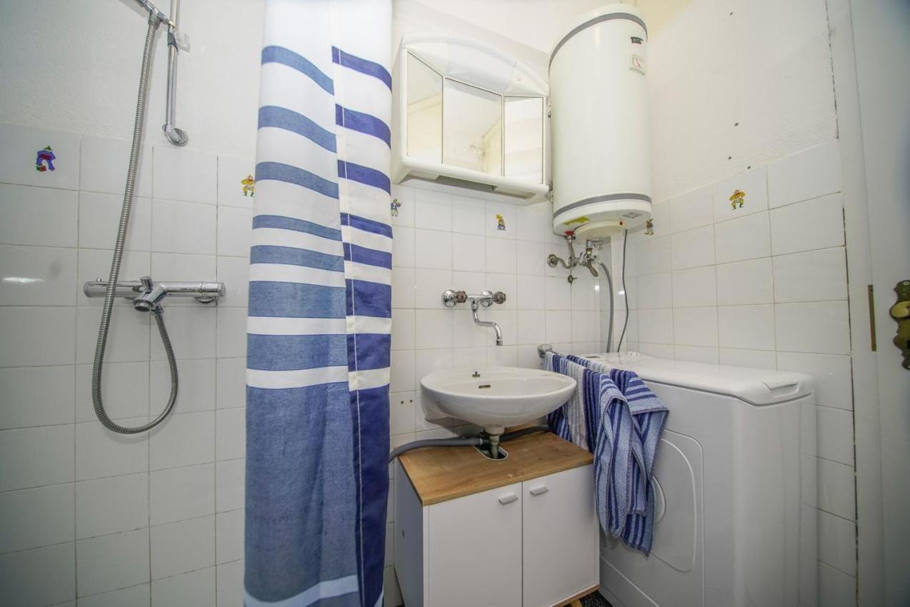 Apartman Mate Splitska Exterior photo
